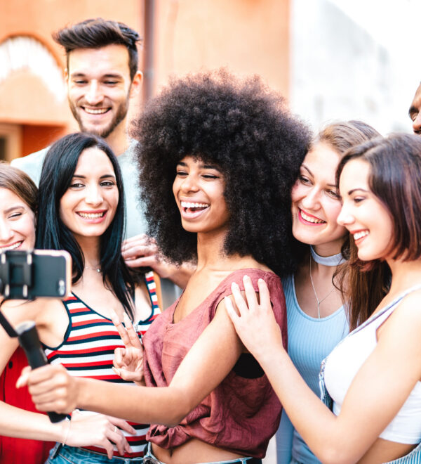 Consejos para mejorar tu presencia en redes sociales Haz Que Tu Marca Brille: 8 Tips Para Mejorar Tu Presencia en Redes Desde Plaza Orlando